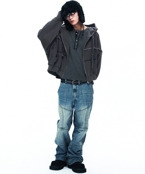 RSSC(アールエスエスシー)の「CUTLINE WASHED FLARE PANTS - DENIM(デニムパンツ・レディース・その他・1/2)」の4枚目の写真