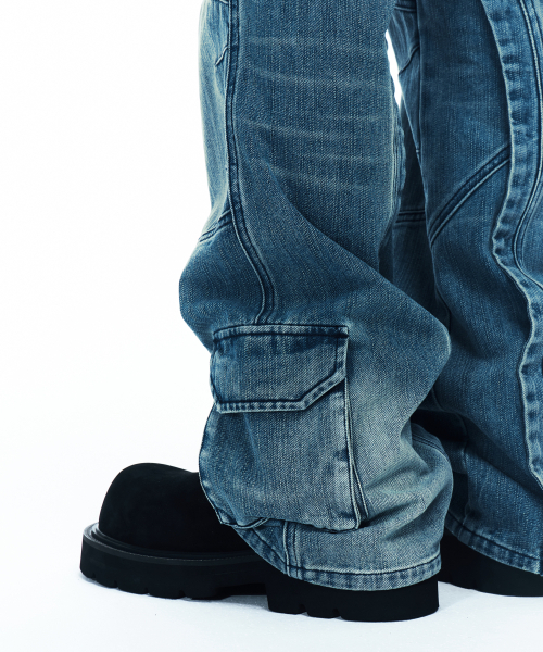 RSSC(アールエスエスシー)の「CUTLINE WASHED FLARE PANTS - DENIM(デニムパンツ・レディース・その他・1/2)」の10枚目の写真