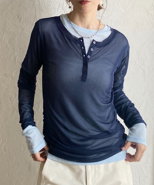 She's Closet(シーズクローゼット)の「配色バイカラー レイヤード ヘンリーネック シアートップス ロンT 2枚セット(Tシャツ/カットソー・レディース・ネイビー/ブラウン/ブラック/アイボリー・FREE)」の4枚目の写真