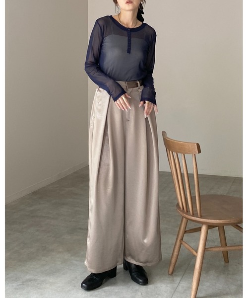 She's Closet(シーズクローゼット)の「配色バイカラー レイヤード ヘンリーネック シアートップス ロンT 2枚セット(Tシャツ/カットソー・レディース・ネイビー/ブラウン/ブラック/アイボリー・FREE)」の9枚目の写真