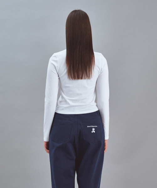 Rest&Recreation(レストアンドレクリエーション)の「BASIC LONG SLEEVE - WHITE(Tシャツ/カットソー・レディース・その他・SMALL/MEDIUM)」の4枚目の写真
