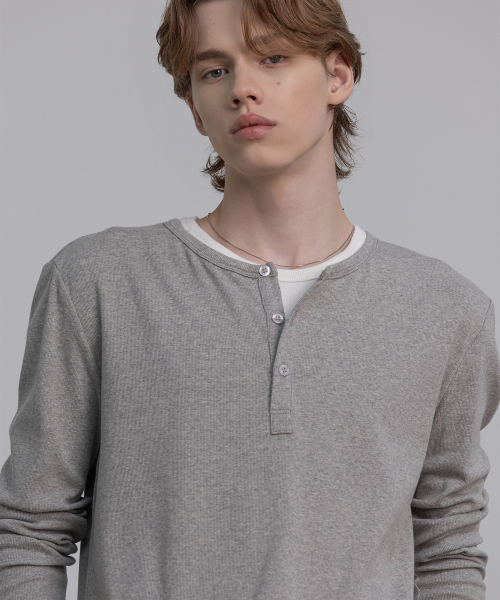 DECOROSO（デコローゾ）の「YEEZY レイヤードヘンリーネック長袖Tシャツ [グレー]（Tシャツ/カットソー・メンズ・その他・LARGE/X-LARGE）」の2枚目の写真