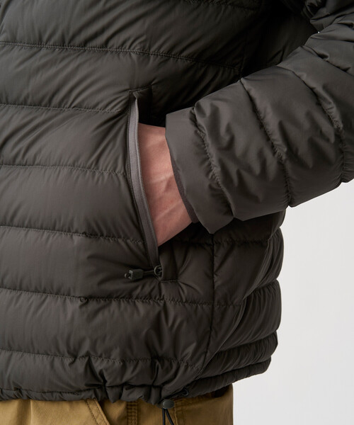 DANTON(ダントン)の「Men's Crewneck Inner Down Jacket(ダウンジャケット/コート・メンズ・ブラック/ブラック系その他/オリーブ/オフホワイト/ベージュ系その他/ブルー系その他/グリーン系その他・XL/XXL/L/M/XS/S)」の16枚目の写真
