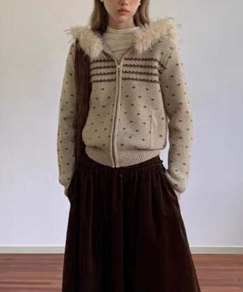 GEMEDA（ジェメダ）の「秋冬新作　オーバーサイズニットジップパーカー（ニット/セーター・レディース・ベージュ・M）」の2枚目の写真
