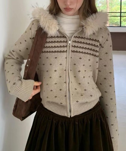 GEMEDA（ジェメダ）の「秋冬新作　オーバーサイズニットジップパーカー（ニット/セーター・レディース・ベージュ・M）」の3枚目の写真