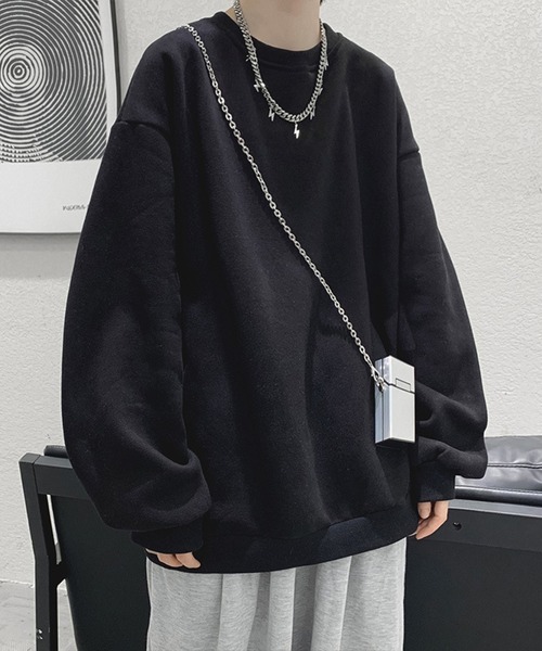 Silly(シリー)の「【ゆるっと着るだけで旬見え!】ビッグシルエットドロップショルダークルーネックスウェット(スウェット・メンズ・ブラック/グレー・XL/L)」の4枚目の写真
