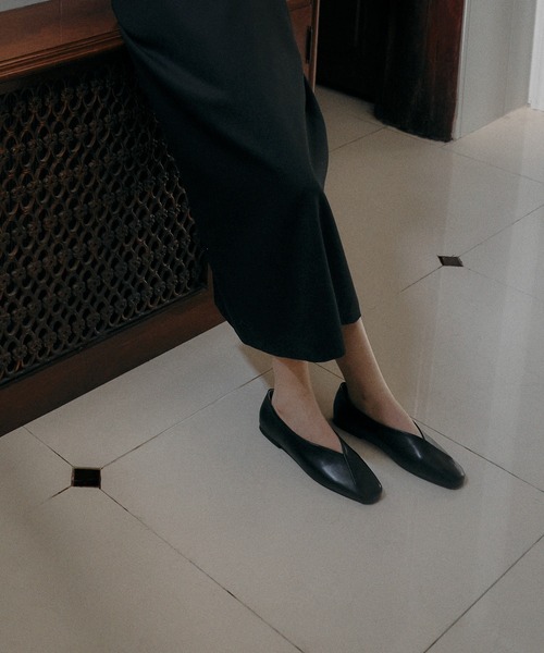 SAPPUN（サプン）の「Rozena(ロゼナ)Vカットラウンドフラットパンプス(220-65105)SAPPUN(サプン)（パンプス・レディース・アイボリー/ブラウン/ブラック・23/23.5/22.5/24/24.5/25）」の6枚目の写真