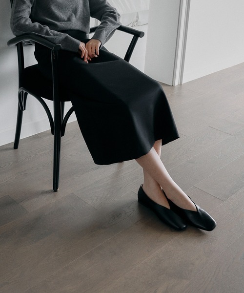 SAPPUN（サプン）の「Rozena(ロゼナ)Vカットラウンドフラットパンプス(220-65105)SAPPUN(サプン)（パンプス・レディース・アイボリー/ブラウン/ブラック・23/23.5/22.5/24/24.5/25）」の5枚目の写真