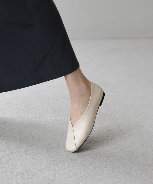 SAPPUN（サプン）の「Rozena(ロゼナ)Vカットラウンドフラットパンプス(220-65105)SAPPUN(サプン)（パンプス・レディース・アイボリー/ブラウン/ブラック・23/23.5/22.5/24/24.5/25）」の15枚目の写真