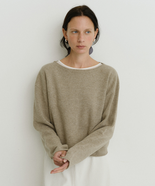 URAGO(ユラーゴ)の「Wholegarment boatneck knit(ニット/セーター・レディース・アッシュグレー/ベージュ/クリーム・FREE)」の6枚目の写真