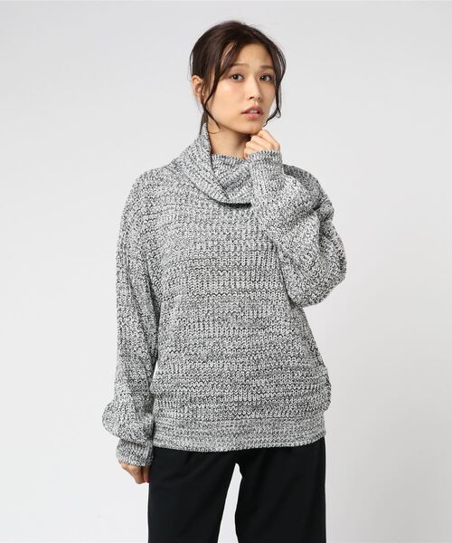 KOBE LETTUCE（コウベレタス）の「選べる2typeドロップショルダービッグシルエットシンプルニットトップス（ニット/セーター・レディース・グレー/ホワイト系その他2/ブラック系その他/ホワイト系その他/カーキ/ワインレッド/ブラック×ホワイト/キャメル/ブラック/アイボリー/ネイビー/ブルー系その他/スモークピンク/ブルー系その他3/レッド/ブルー系その他4/ピンクベージュ/その他2/ブラウン系その他2/レッド系その他2/ブルー系その他5/ホワイト系その他4/ベージュ系その他3/ブラウン系その他/ブルー系その他6/レッド系その他3/ブラック系その他4/ホワイト系その他3/ブラック系その他2/グリーン系その他/ベージュ系その他2/その他1/グレー系その他/グリーン系その他3/グリーン系その他2/パープル系その他2/パープル系その他/イエロー系その他/イエロー系その他2/ピンク系その他3/ピンク系その他2/イエロー系その他6/ブラック系その他3/イエロー系その他3/イエロー系その他4/パープル系その他3/グレー系その他5/グレー系その他4/イエロー系その他5/ホワイト系その他5/パープル系その他4/グリーン系その他5/グリーン系その他4/パープル系その他6/パープル系その他5/ブラウン系その他3/ブラウン系その他4/グレー系その他6/ピンク系その他4/ピンク系その他5/グレイッシュベージュ/グリーン系その他6/ダークオレンジ/オレンジ系その他/グリーン系その他7/その他/ミント/ピンク系1/ピンク系・ONE SIZE/FREE）」の5枚目の写真