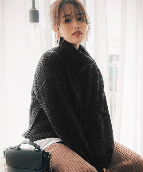 KOBE LETTUCE（コウベレタス）の「選べる2typeドロップショルダービッグシルエットシンプルニットトップス（ニット/セーター・レディース・グレー/ホワイト系その他2/ブラック系その他/ホワイト系その他/カーキ/ワインレッド/ブラック×ホワイト/キャメル/ブラック/アイボリー/ネイビー/ブルー系その他/スモークピンク/ブルー系その他3/レッド/ブルー系その他4/ピンクベージュ/その他2/ブラウン系その他2/レッド系その他2/ブルー系その他5/ホワイト系その他4/ベージュ系その他3/ブラウン系その他/ブルー系その他6/レッド系その他3/ブラック系その他4/ホワイト系その他3/ブラック系その他2/グリーン系その他/ベージュ系その他2/その他1/グレー系その他/グリーン系その他3/グリーン系その他2/パープル系その他2/パープル系その他/イエロー系その他/イエロー系その他2/ピンク系その他3/ピンク系その他2/イエロー系その他6/ブラック系その他3/イエロー系その他3/イエロー系その他4/パープル系その他3/グレー系その他5/グレー系その他4/イエロー系その他5/ホワイト系その他5/パープル系その他4/グリーン系その他5/グリーン系その他4/パープル系その他6/パープル系その他5/ブラウン系その他3/ブラウン系その他4/グレー系その他6/ピンク系その他4/ピンク系その他5/グレイッシュベージュ/グリーン系その他6/ダークオレンジ/オレンジ系その他/グリーン系その他7/その他/ミント/ピンク系1/ピンク系・ONE SIZE/FREE）」の9枚目の写真