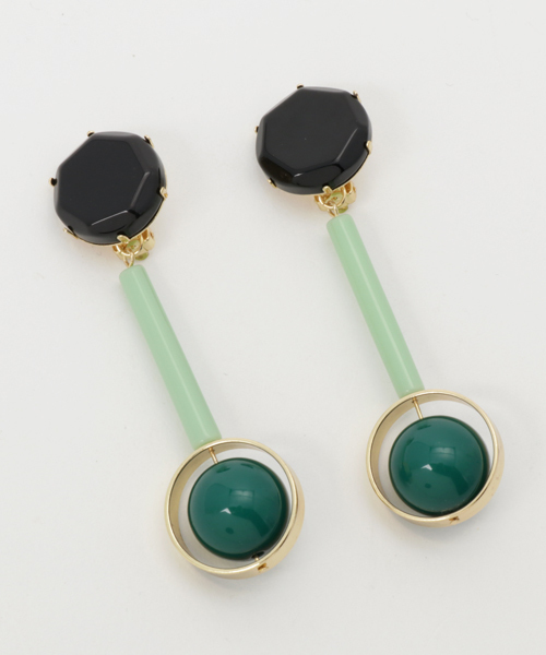 SLY（スライ）の「SPHERE EARRING（ピアス（両耳用）・レディース・ピンク/レッド/グリーン・FREE）」の2枚目の写真