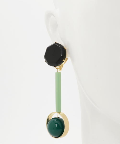 SLY（スライ）の「SPHERE EARRING（ピアス（両耳用）・レディース・ピンク/レッド/グリーン・FREE）」の6枚目の写真