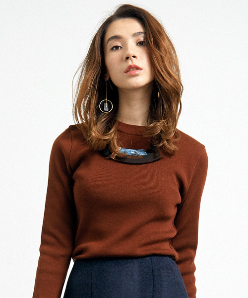 UNITED TOKYO（ユナイテッドトウキョウ）の「ゴム編みコンパクトニットプルオーバー（ニット/セーター・レディース・ブラック/サックスブルー/イエロー/ブラウン/レッド・1）」の2枚目の写真