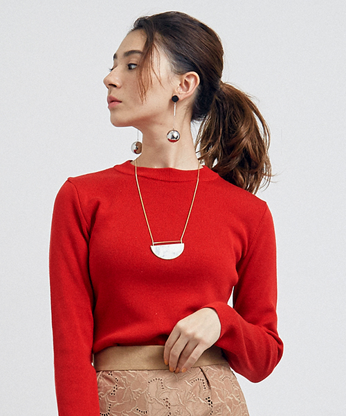 UNITED TOKYO（ユナイテッドトウキョウ）の「ゴム編みコンパクトニットプルオーバー（ニット/セーター・レディース・ブラック/サックスブルー/イエロー/ブラウン/レッド・1）」の5枚目の写真