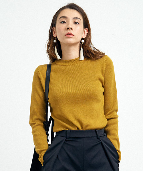 UNITED TOKYO（ユナイテッドトウキョウ）の「ゴム編みコンパクトニットプルオーバー（ニット/セーター・レディース・ブラック/サックスブルー/イエロー/ブラウン/レッド・1）」の4枚目の写真