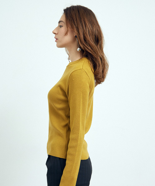 UNITED TOKYO（ユナイテッドトウキョウ）の「ゴム編みコンパクトニットプルオーバー（ニット/セーター・レディース・ブラック/サックスブルー/イエロー/ブラウン/レッド・1）」の14枚目の写真