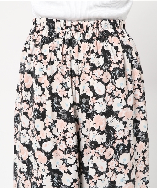 mysty woman（ミスティウーマン）の「デシン花柄プリントワイドパンツ（その他パンツ・レディース・ホワイト系その他/ブラック系その他・FREE）」の7枚目の写真