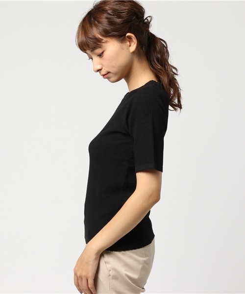 MOUSSY（マウジー）の「WAVY END HALF SLEEVE（ニット/セーター・レディース・オフホワイト/ブラック/ブラウン系その他/レッド系その他・FREE）」の6枚目の写真