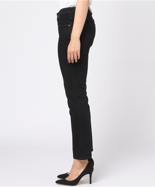 Prefer SHIPS（プリファーシップス）の「toteme:スリムストレートブラックデニム（デニムパンツ・レディース・ブラック・25/26/27）」の3枚目の写真