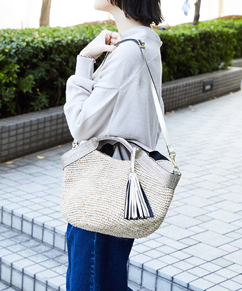 STUDIOUS SELECT（ステュディオスセレクト）の「【VIOLA’dORO】ラフィアトートバッグ V-8162 SANDRO（かごバッグ・レディース・シルバー/ゴールド・FREE）」の8枚目の写真