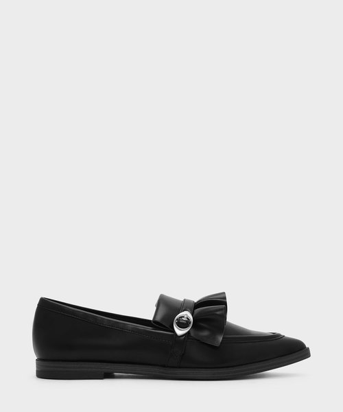 CHARLES & KEITH(チャールズ & キース)の「ラッフルディテールローファー / RUFFLE DETAIL LOAFERS(ローファー・レディース・ブルー/ブラック/レッド・23.5cm/24.5cm/25.5cm/23cm/25cm/22.5cm)」の2枚目の写真