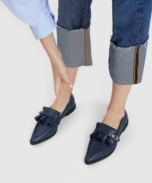 CHARLES & KEITH(チャールズ & キース)の「ラッフルディテールローファー / RUFFLE DETAIL LOAFERS(ローファー・レディース・ブルー/ブラック/レッド・23.5cm/24.5cm/25.5cm/23cm/25cm/22.5cm)」の10枚目の写真
