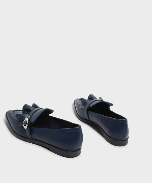 CHARLES & KEITH(チャールズ & キース)の「ラッフルディテールローファー / RUFFLE DETAIL LOAFERS(ローファー・レディース・ブルー/ブラック/レッド・23.5cm/24.5cm/25.5cm/23cm/25cm/22.5cm)」の12枚目の写真
