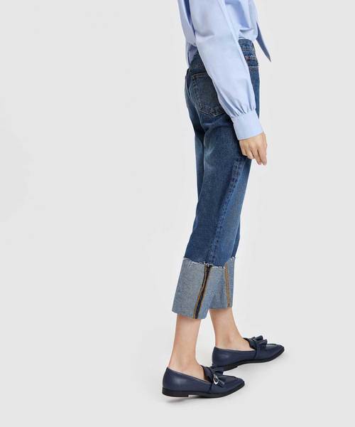 CHARLES & KEITH(チャールズ & キース)の「ラッフルディテールローファー / RUFFLE DETAIL LOAFERS(ローファー・レディース・ブルー/ブラック/レッド・23.5cm/24.5cm/25.5cm/23cm/25cm/22.5cm)」の14枚目の写真