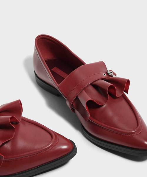 CHARLES & KEITH(チャールズ & キース)の「ラッフルディテールローファー / RUFFLE DETAIL LOAFERS(ローファー・レディース・ブルー/ブラック/レッド・23.5cm/24.5cm/25.5cm/23cm/25cm/22.5cm)」の19枚目の写真