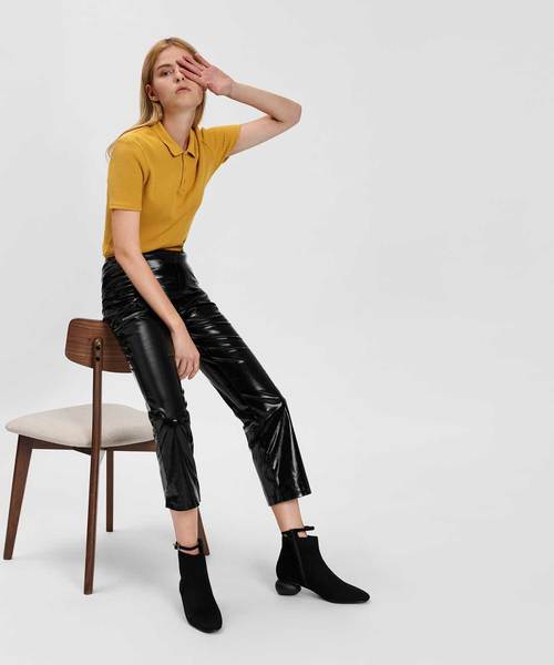 CHARLES & KEITH(チャールズ & キース)の「ぺブルヒールカフブーツ / PEBBLE HEEL CALF BOOTS(ブーツ・レディース・ブラック/バーガンディー・23cm/23.5cm/24.5cm/25cm/22.5cm)」の7枚目の写真