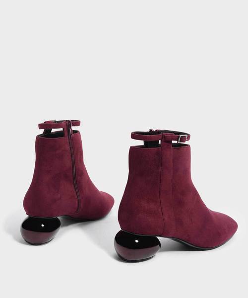 CHARLES & KEITH(チャールズ & キース)の「ぺブルヒールカフブーツ / PEBBLE HEEL CALF BOOTS(ブーツ・レディース・ブラック/バーガンディー・23cm/23.5cm/24.5cm/25cm/22.5cm)」の11枚目の写真