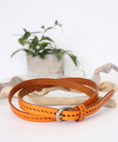 LuuNa（ルーナ）の「カウレザー ベルト（ベルト・レディース・ブラック/レッド/チョコ/キャメル・FREE）」の4枚目の写真