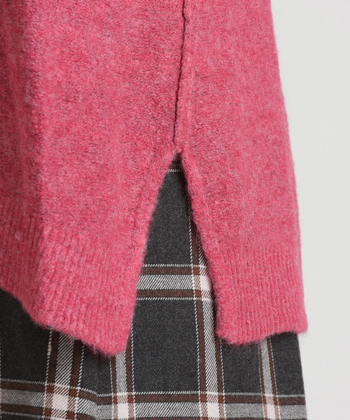 LIPSTAR（リップスター）の「カラートップブークレータートルニット（ニット/セーター・レディース・ネイビー/ピンク/イエロー/グレー・M）」の5枚目の写真