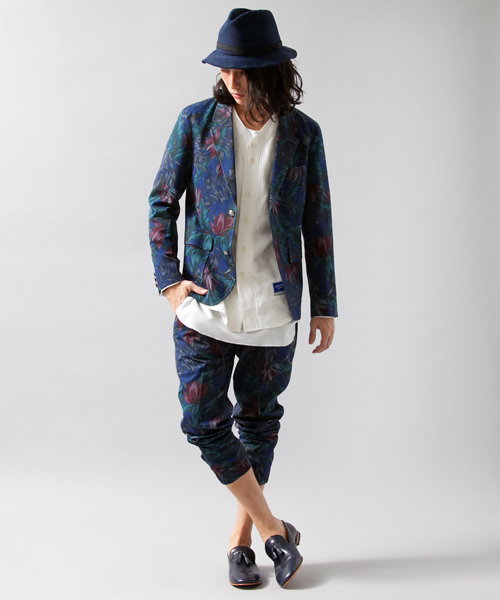 MONKEY TIME(モンキータイム)の「MT∴ ダークトロピカル プリント 3B ブレザー◆(テーラードジャケット・メンズ・ブラック/ネイビー・MEDIUM/SMALL/LARGE)」の7枚目の写真