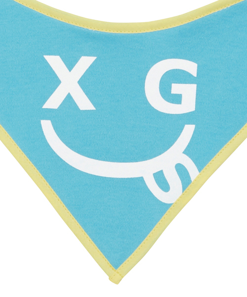 X-girl Stages（エックスガールステージス）の「XGS  BIB  SMILEY（スタイ/よだれかけ・キッズ・アッシュグレー/ピンク/ブルー・ONE SIZE）」の4枚目の写真