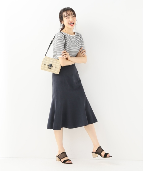 La TOTALITE(ラトータリテ)の「パネルフレアスカート◆(スカート・レディース・ネイビー/サックスブルー・38/36/40)」の4枚目の写真