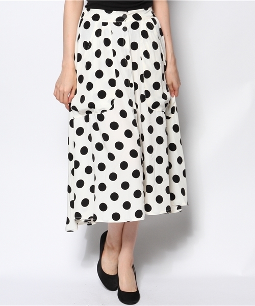 WHO'S WHO gallery（フーズフーギャラリー）の「ドットロングスカート（スカート・レディース・ホワイト/ブラック・FREE）」の2枚目の写真