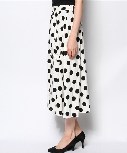 WHO'S WHO gallery（フーズフーギャラリー）の「ドットロングスカート（スカート・レディース・ホワイト/ブラック・FREE）」の5枚目の写真