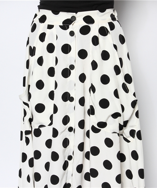 WHO'S WHO gallery（フーズフーギャラリー）の「ドットロングスカート（スカート・レディース・ホワイト/ブラック・FREE）」の7枚目の写真