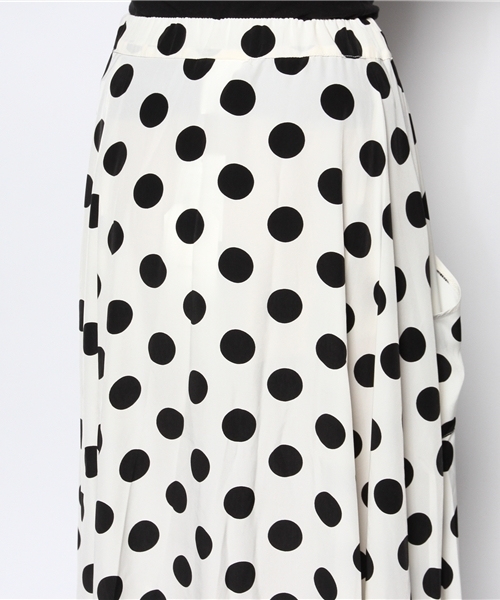 WHO'S WHO gallery（フーズフーギャラリー）の「ドットロングスカート（スカート・レディース・ホワイト/ブラック・FREE）」の8枚目の写真
