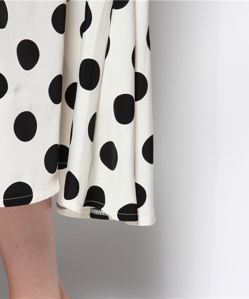 WHO'S WHO gallery（フーズフーギャラリー）の「ドットロングスカート（スカート・レディース・ホワイト/ブラック・FREE）」の10枚目の写真