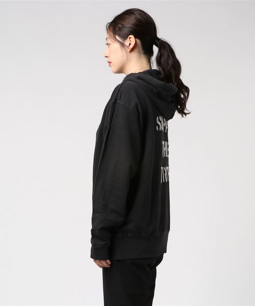 OLD BETTY'S（オールドベティーズ）の「Pigment Dye Sweat Parka(SURPASS～） /ヴィンテージ風 バック 刺繍 スウェット パーカー（パーカー・レディース・ブラック/ネイビー/オフホワイト・40/38）」の5枚目の写真