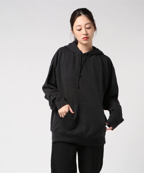 OLD BETTY'S（オールドベティーズ）の「Pigment Dye Sweat Parka(SURPASS～） /ヴィンテージ風 バック 刺繍 スウェット パーカー（パーカー・レディース・ブラック/ネイビー/オフホワイト・40/38）」の9枚目の写真