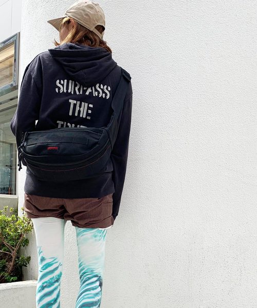 OLD BETTY'S（オールドベティーズ）の「Pigment Dye Sweat Parka(SURPASS～） /ヴィンテージ風 バック 刺繍 スウェット パーカー（パーカー・レディース・ブラック/ネイビー/オフホワイト・40/38）」の15枚目の写真