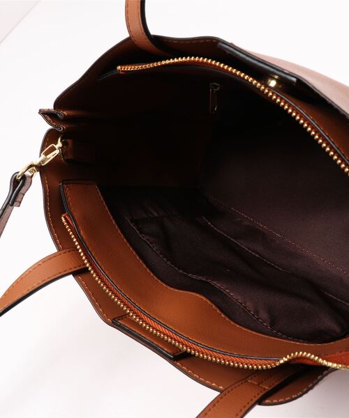 Legato Largo（レガートラルゴ）の「Legato Largo 軽量PU2WAYショルダーバッグ（ショルダーバッグ・レディース・ブラック/ターコイズブルー/キャメル/レンガ/ベージュ/ミント/グリーン/ブラウン/オフホワイト/ダークグレー・FREE）」の20枚目の写真