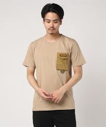 OUTDOOR PRODUCTS APPAREL（アウトドアプロダクツアパレル）の「ロゴテープ　シリコンロゴ　プリントＴシャツ ポケット付き（Tシャツ/カットソー）」