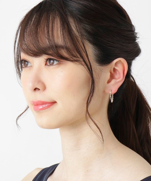 COCOSHNIK(ココシュニック)の「K10トゥインクル チェーンスタッドピアス(ピアス(両耳用)・レディース・ホワイト系その他7・00)」の5枚目の写真