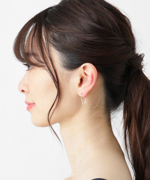 COCOSHNIK(ココシュニック)の「K10トゥインクル チェーンスタッドピアス(ピアス(両耳用)・レディース・ホワイト系その他7・00)」の6枚目の写真